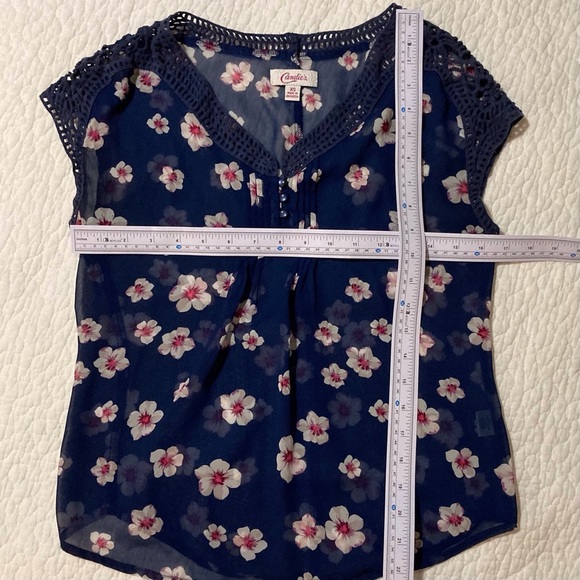 Candie's Blue Embellished Cap Sleeve Blouse | Size XS | Crochet Detail - Picture 3 of 9